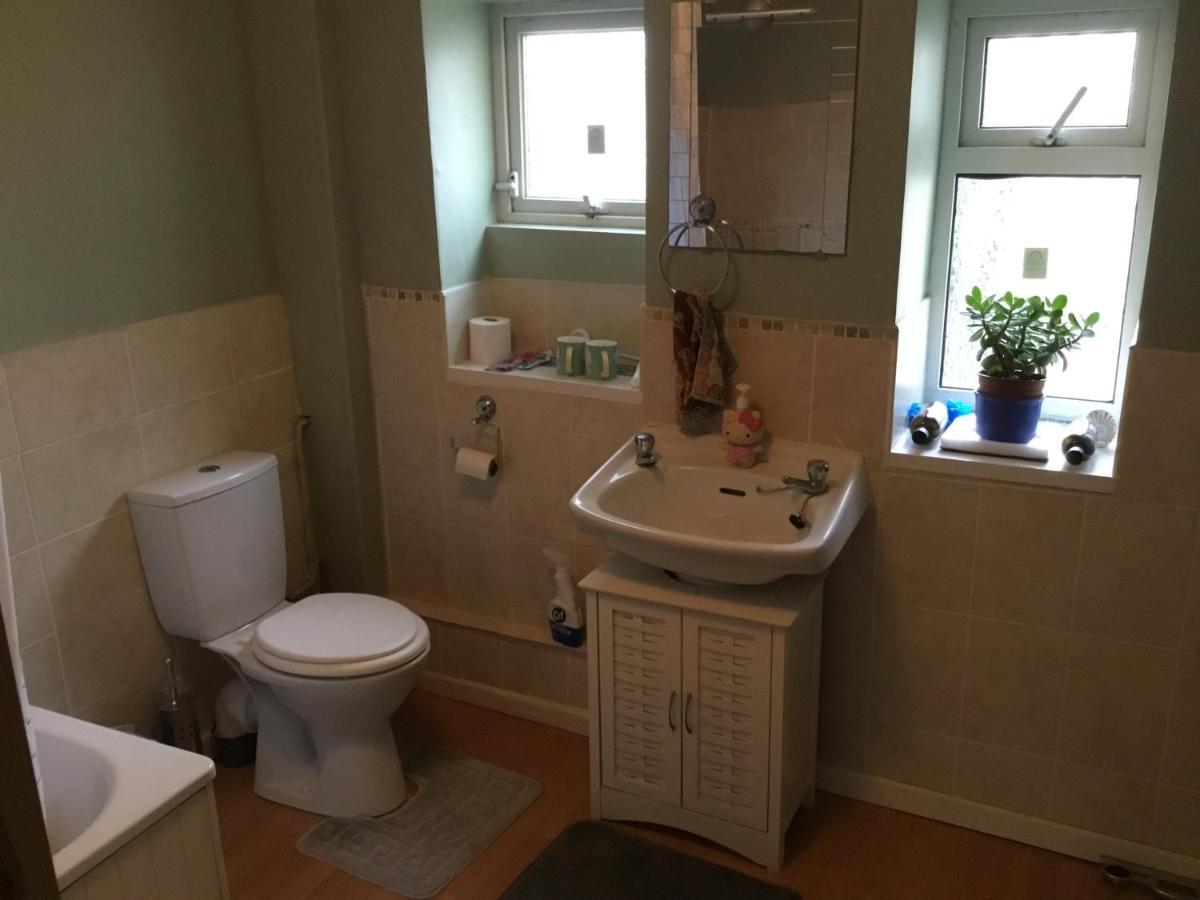 Apartment With Shared Garden And Basic Equipments พลีมัธ ภายนอก รูปภาพ